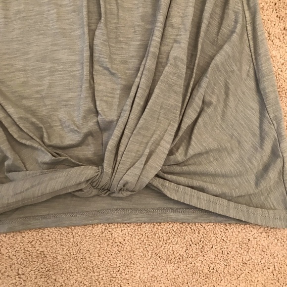 Maurices V Neck Short Sleeve Tee NEW Women XXL Army Green Twist Knot Lightweight - Picture 7 of 9
